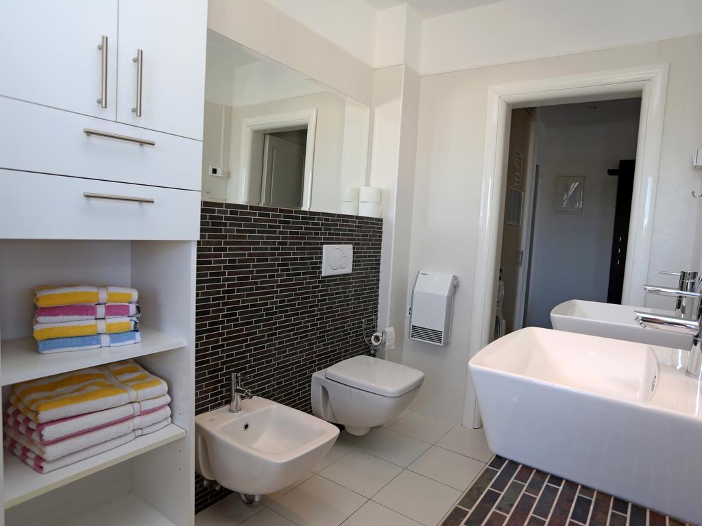 Lovely Apartment With Beautiful Pool Примоштен Экстерьер фото