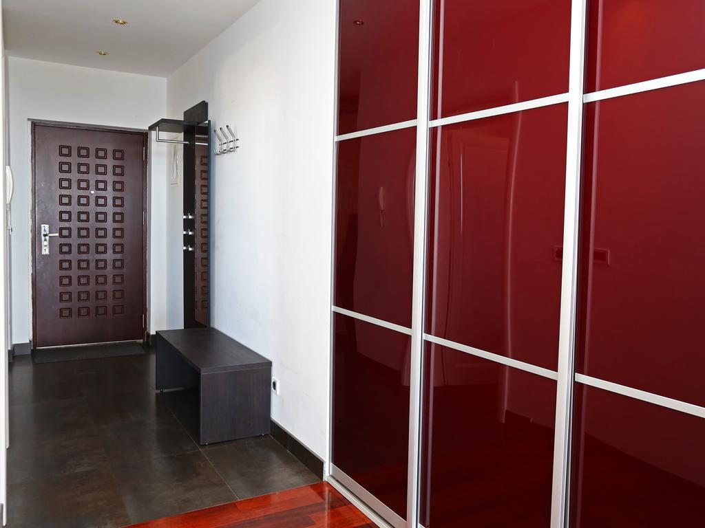 Lovely Apartment With Beautiful Pool Примоштен Экстерьер фото